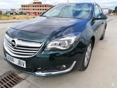 Usado Opel Insignia Selective 120 CV (88 kW) 2014 Verde Familiar