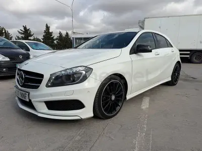 Usado Mercedes A200 AMG line 136 CV (100 kW) 2014 Blanco Berlina