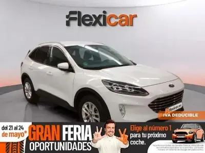 Begagnad Ford Kuga Titanium 150 HK (110 kW) 2023 Vit SUV