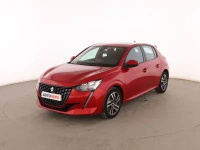 Usado Peugeot 208 Allure 101 CV (74 kW) 2019 Rojo Utilitario