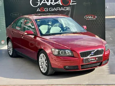 Usado Volvo S40 Momentum 140 CV (102 kW) 2004 Granate Berlina