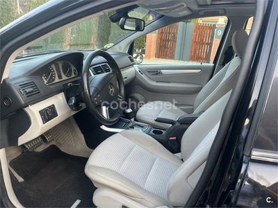 Mercedes B200