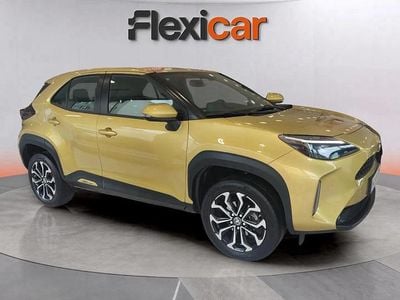 Amarillo Usado 2024 Toyota Yaris Hybrid Active | 19.490 € (Buen precio)