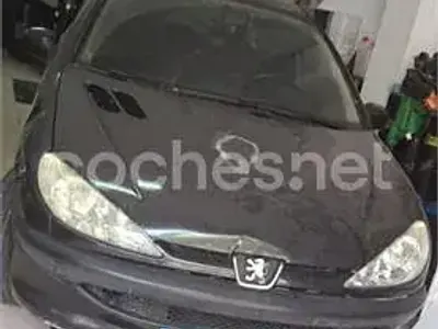 Usado Peugeot 206 75 CV (55 kW) 2005 Negro Berlina