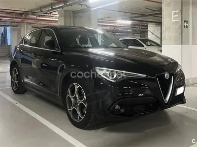 Usado Alfa Romeo Stelvio 180 CV (132 kW) 2018 Negro SUV