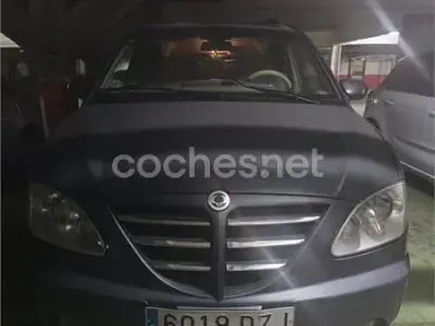 Usado SsangYong Rodius 165 CV (121 kW) 2006 Negro Monovolumen