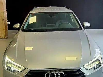 Usado Audi A4 218 CV (160 kW) 2017 Gris / plata Familiar