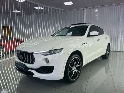 Usado Maserati Levante 275 CV (202 kW) 2018 Blanco SUV