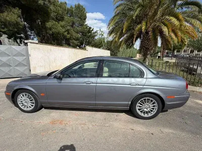 Usado Jaguar S-Type Executive 207 CV (152 kW) 2007 Gris / plata Berlina