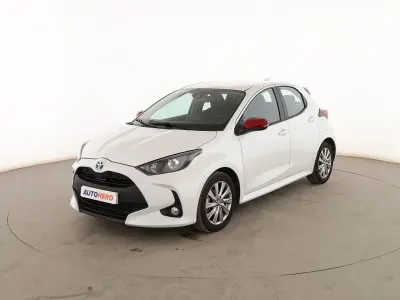 Usado Toyota Yaris Active 116 CV (85 kW) 2022 Blanco Utilitario