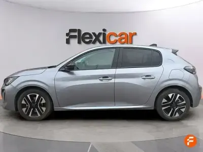 Usado Peugeot 208 Allure 100 CV (73 kW) 2025 Gris Utilitario