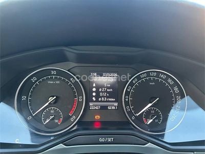 Usado Skoda Superb Ambition 120 CV (88 kW) 2017 Blanco Familiar