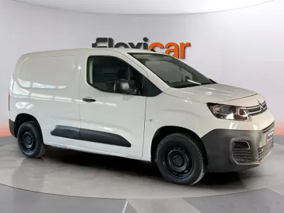 Usado Citroën Berlingo Feel 102 CV (75 kW) 2021 Blanco Monovolumen
