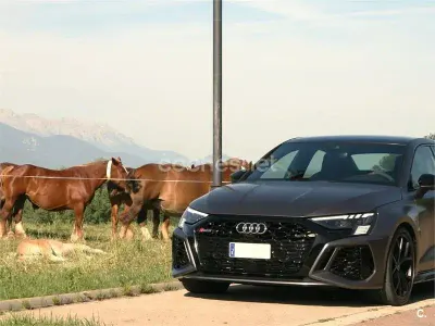 Usado Audi RS3 400 CV (294 kW) 2022 Gris / plata Berlina