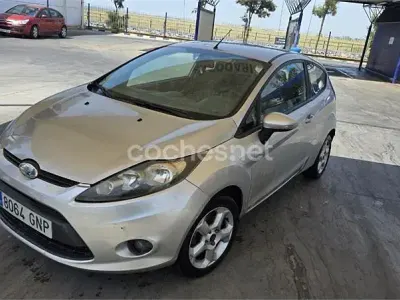 Usado Ford Fiesta 60 CV (44 kW) 2009 Gris / plata Berlina