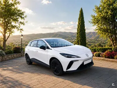 Usado MG MG4 EV 125 kW (170 CV) 2023 Eléctrico Utilitario