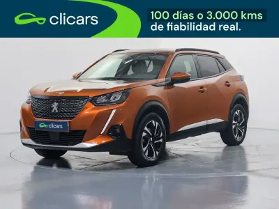 Usado Peugeot 2008 Allure 130 CV (95 kW) 2020 Naranja SUV