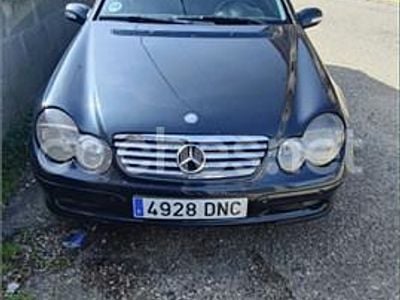 Usado Mercedes C200 122 CV (89 kW) 2004 Azul Berlina