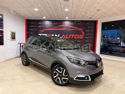 Usado Renault Captur Zen 120 CV (88 kW) 2014 Gris / plata SUV