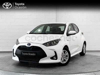 Usado Toyota Yaris Hybrid Active 116 CV (85 kW) 2021 Blanco Berlina