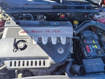 Usado Alfa Romeo 147 Impression 115 CV (84 kW) 2003 Rojo Utilitario