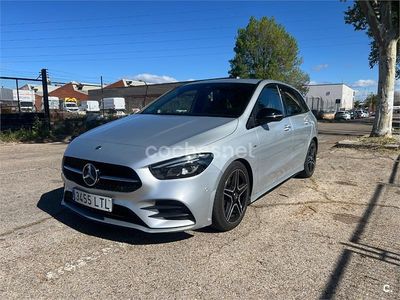 Usado Mercedes B200 150 CV (110 kW) 2021 Gris / plata Monovolumen