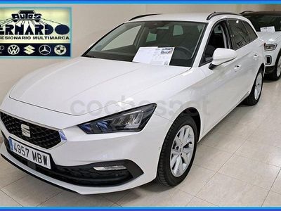Usado Seat Leon Style 115 CV (84 kW) 2022 Blanco Familiar