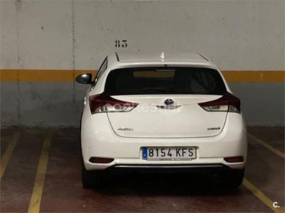 Toyota Auris Hybrid