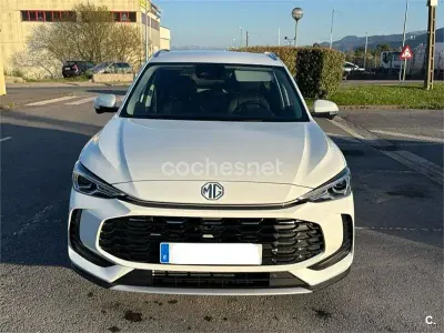 Begagnad MG ZS Luxury 197 HK (144 kW) 2025 Vit SUV