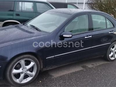 Usado Mercedes C240 Elegance 170 CV (125 kW) 2002 Azul Berlina