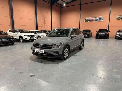 Usado VW Tiguan Life 150 CV (110 kW) 2022 Gris / plata SUV