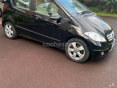Käytetty Mercedes A180 Avantgarde 109 HP (80 kW) 2011 Musta Tila-auto