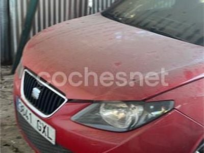 Usado Seat Ibiza Reference 80 CV (58 kW) 2010 Rojo Berlina