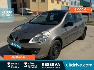 Begagnad Renault Clio II Exception 106 HK (77 kW) 2008 Beige Halvkombi