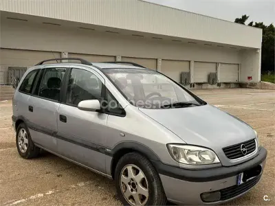 Usado Opel Zafira Elegance 100 CV (73 kW) 2002 Gris / plata Monovolumen