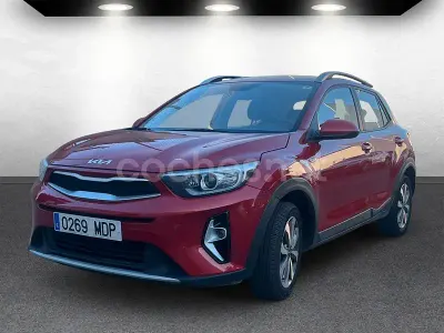 Usado Kia Stonic 84 CV (61 kW) 2023 Granate SUV