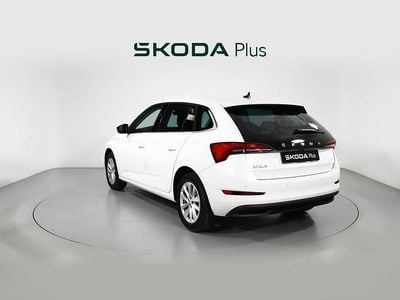 Usado Skoda Scala Ambition 95 CV (69 kW) 2024 Blanco Utilitario