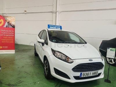 Usado Ford Fiesta Trend 70 CV (51 kW) 2013 Blanco Utilitario