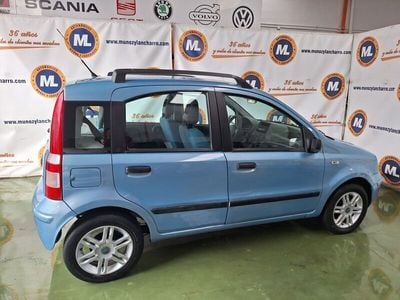 Usado Fiat Panda Dynamic 70 CV (51 kW) 2005 Azul Utilitario