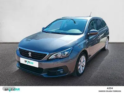 Usado Peugeot 308 SW Style 130 CV (95 kW) 2019 Gris Familiar
