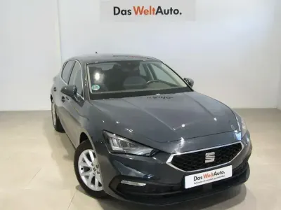 Usado Seat Leon Style 116 CV (85 kW) 2025 Azul Berlina