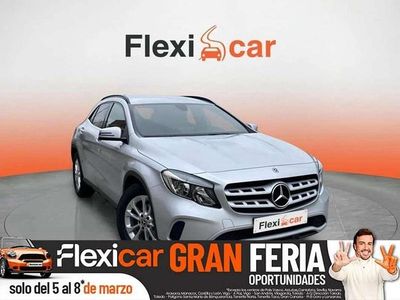 Usado Mercedes GLA180 122 CV (89 kW) 2019 Gris SUV
