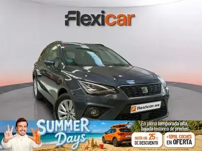 Usado Seat Arona Ecomotive 95 CV (69 kW) 2019 Gris SUV