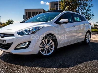 Begagnad Hyundai i30 Sport 110 HK (80 kW) 2012 Vit Kombi