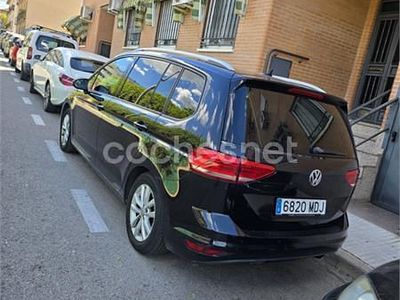 Usado VW Touran Business 115 CV (84 kW) 2017 Negro Monovolumen
