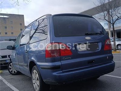 Usado Ford Galaxy Trend 130 CV (95 kW) 2005 Azul Monovolumen