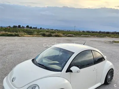 Usado VW New Beetle 102 CV (75 kW) 2004 Blanco Utilitario