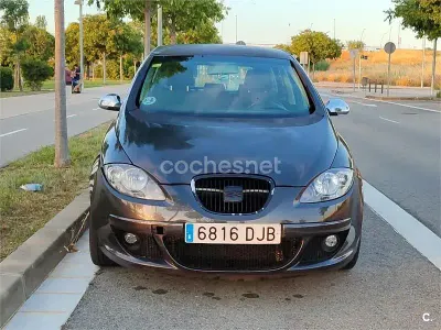 Usado Seat Altea Stylance 140 CV (102 kW) 2005 Marrón Monovolumen