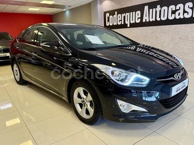 Usado Hyundai i40 136 CV (100 kW) 2012 Negro Berlina
