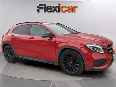 Usado Mercedes GLA180 122 CV (89 kW) 2020 Rojo SUV